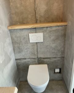 Toiletrenovatie door Tegelhandel Purmerend: De kleinste ruimte van het huis 4 toilet grijs hout